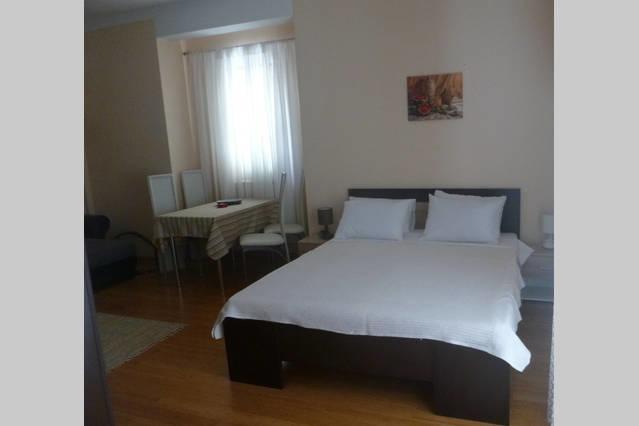 Roman Gardens Studio Apartment ريسان المظهر الخارجي الصورة