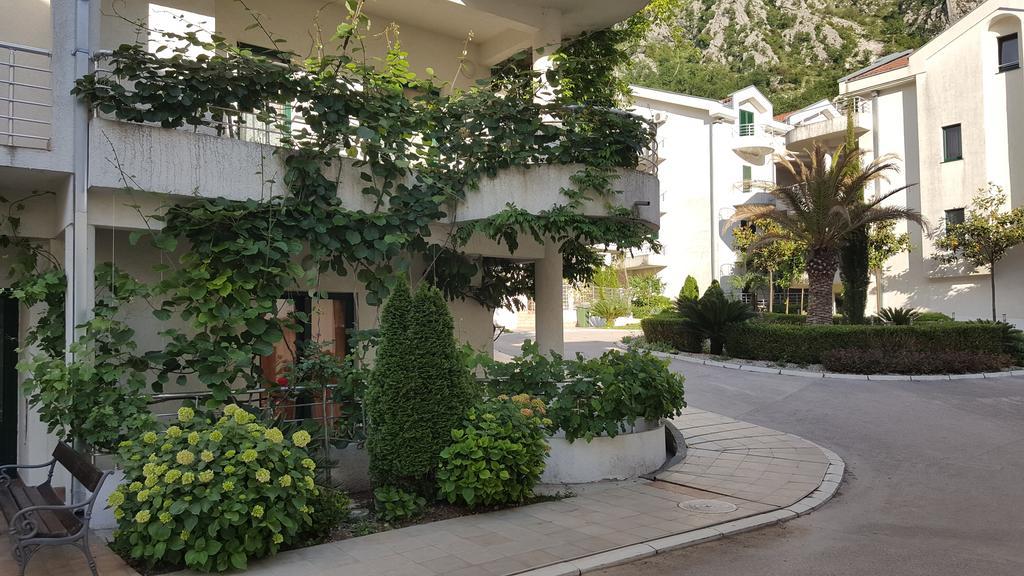 Roman Gardens Studio Apartment ريسان المظهر الخارجي الصورة