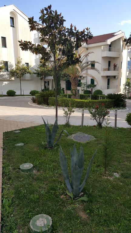 Roman Gardens Studio Apartment ريسان المظهر الخارجي الصورة