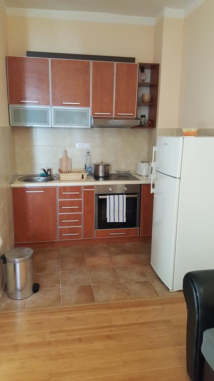 Roman Gardens Studio Apartment ريسان المظهر الخارجي الصورة